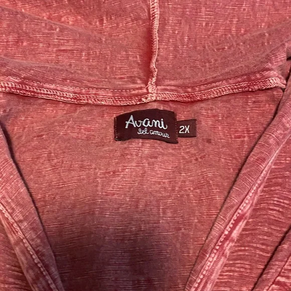 Embroidered Hooded Women's Top - Red - Picture 2 of 2